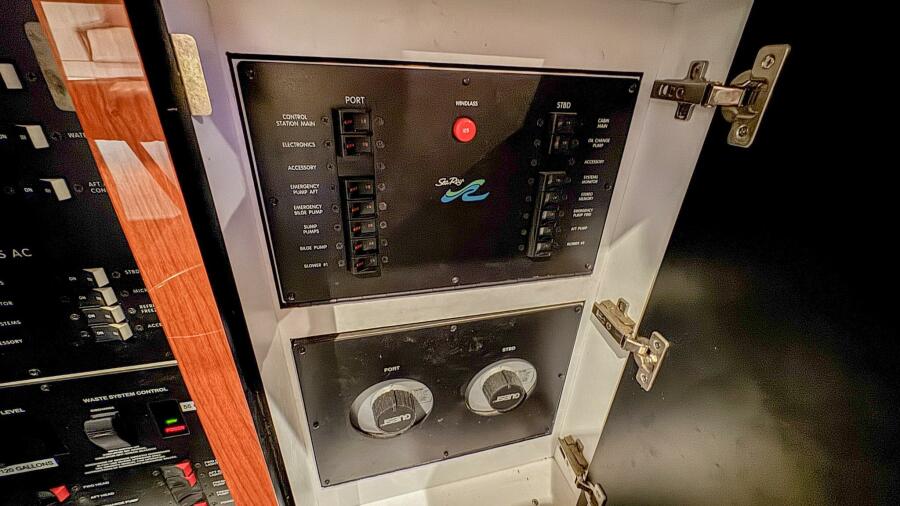 42' 2000 Sea Ray 420 Aft Cabin