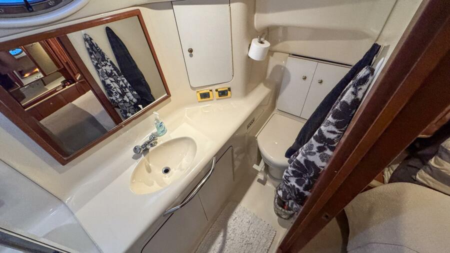 42' 2000 Sea Ray 420 Aft Cabin