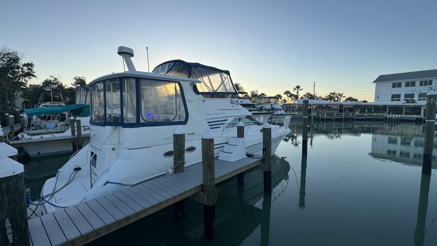 42' 2000 Sea Ray 420 Aft Cabin