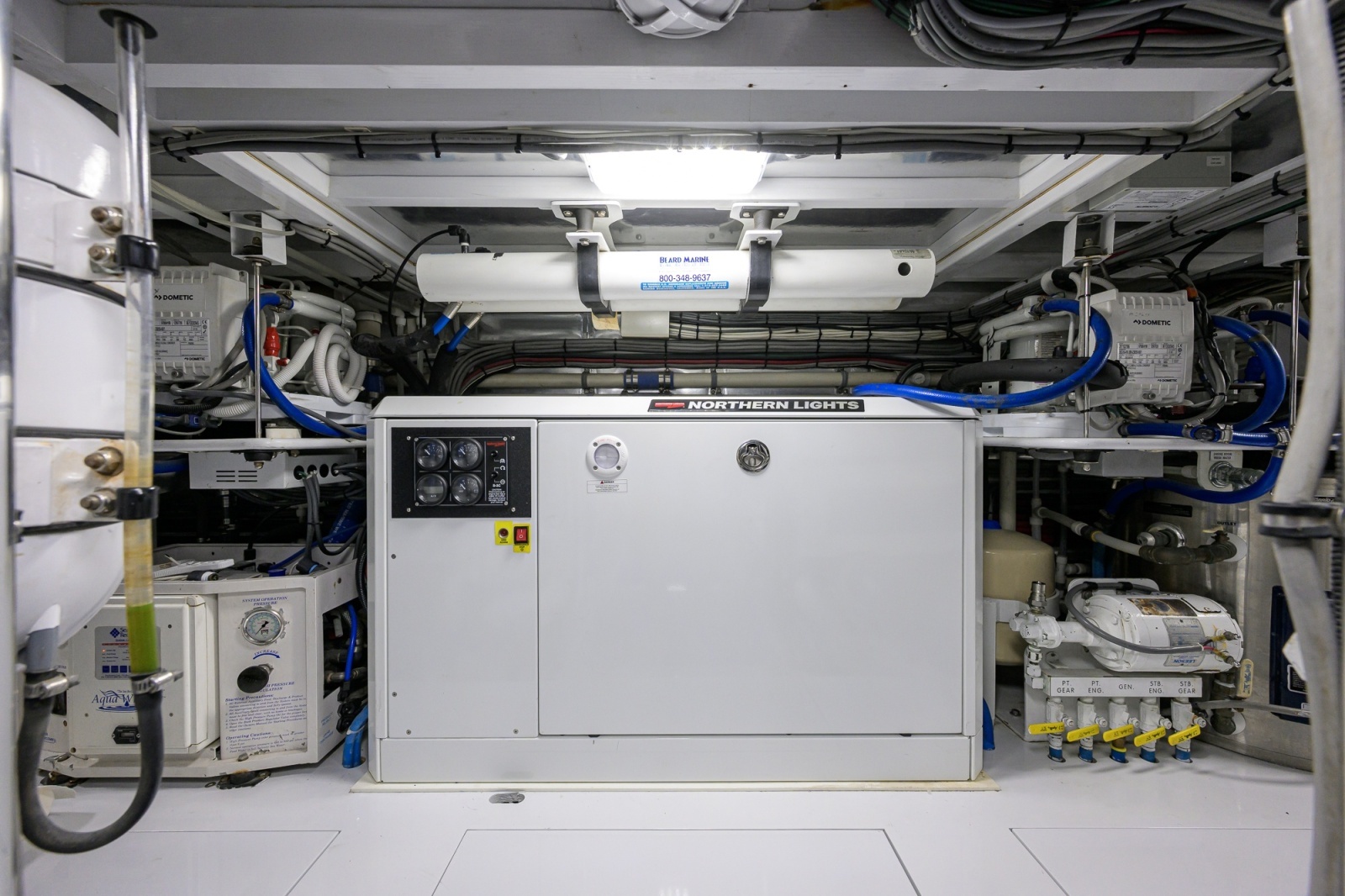 Rybovich 60 SIBONEY - Engine Room