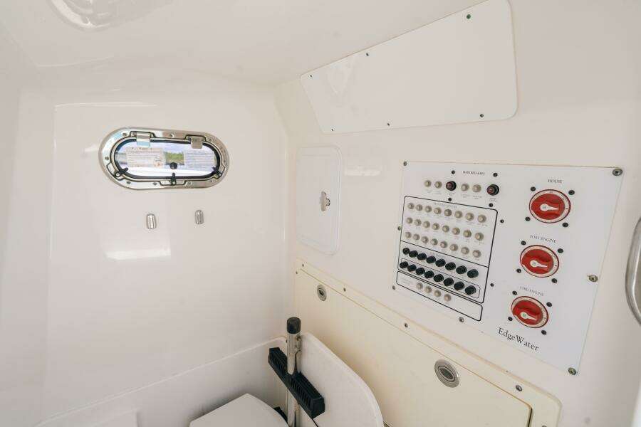 31ft Edgewater Yacht For Sale