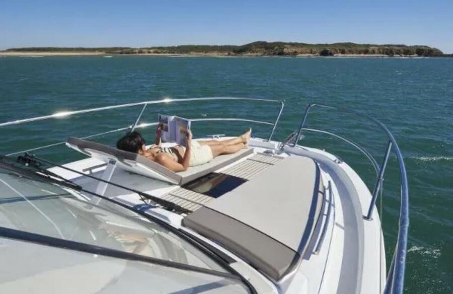 34' 2019 Jeanneau 10.5