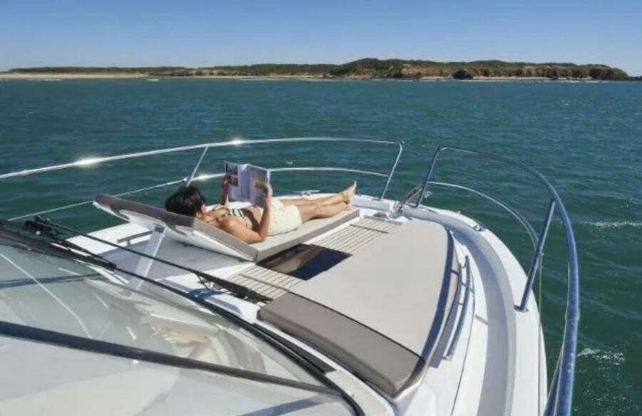 34ft Jeanneau Yacht For Sale