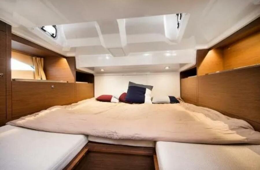 34' 2019 Jeanneau 10.5