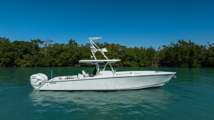 38' 2019 Jupiter 38 HFS