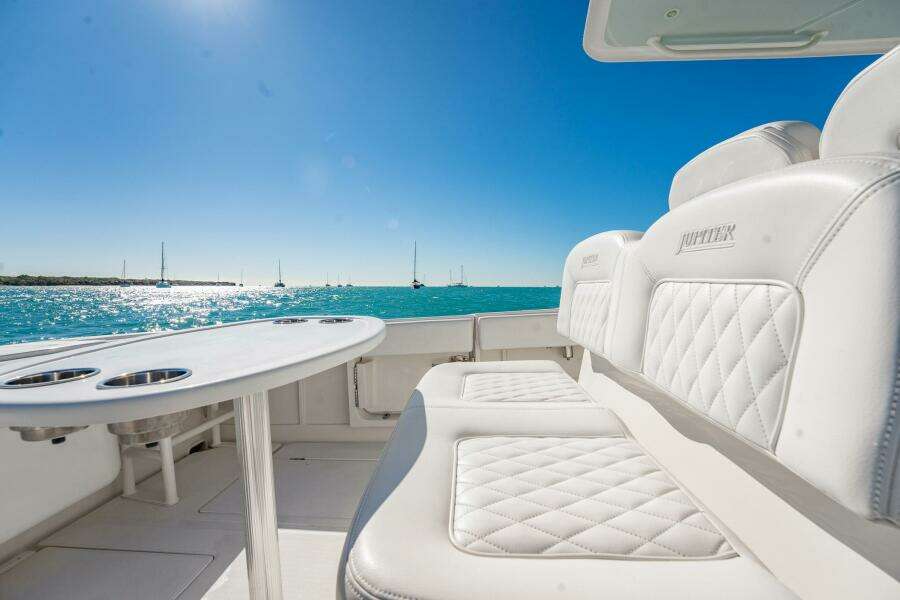 38ft Jupiter Yacht For Sale