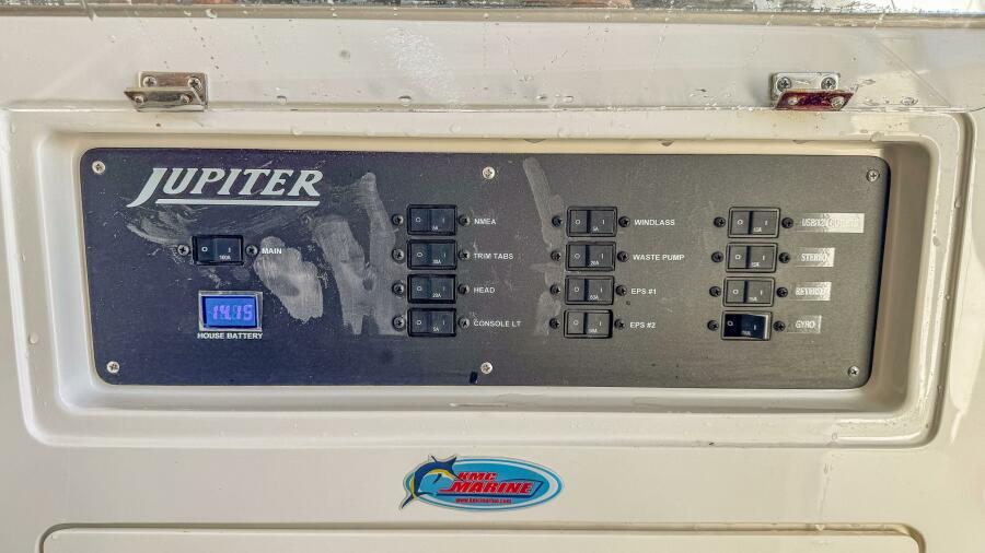 38' 2019 Jupiter 38 HFS