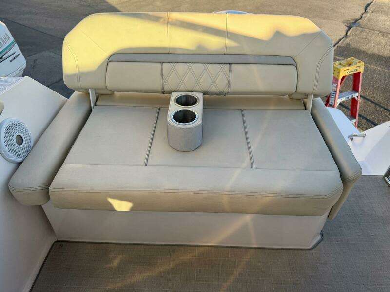 27ft Regal Yacht For Sale