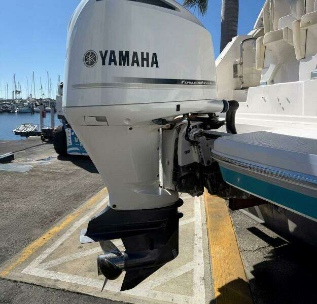 27ft Regal Yacht For Sale