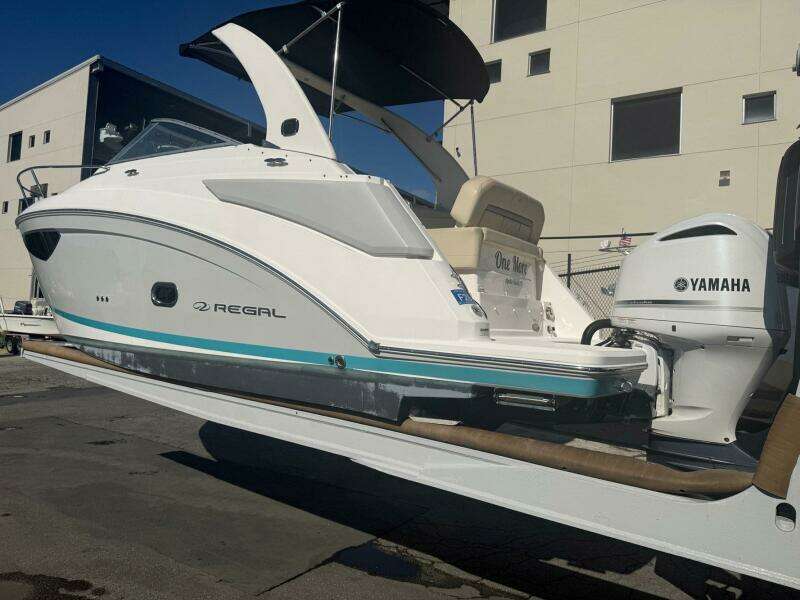 27ft Regal Yacht For Sale