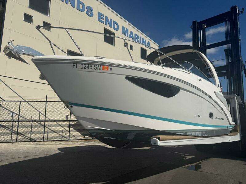 27ft Regal Yacht For Sale
