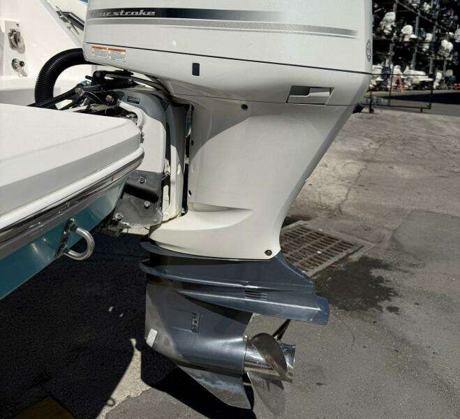 27ft Regal Yacht For Sale