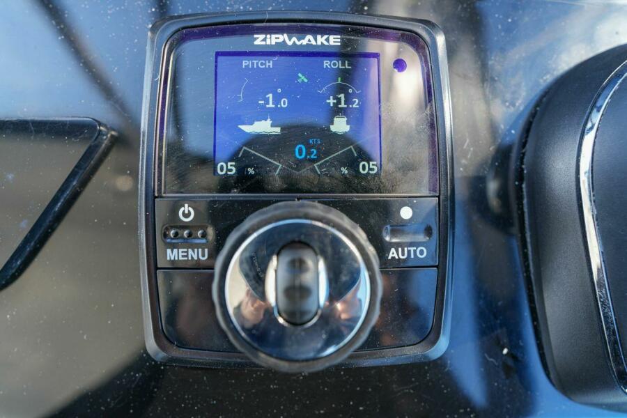 32' 2020 Beneteau Flyer 10