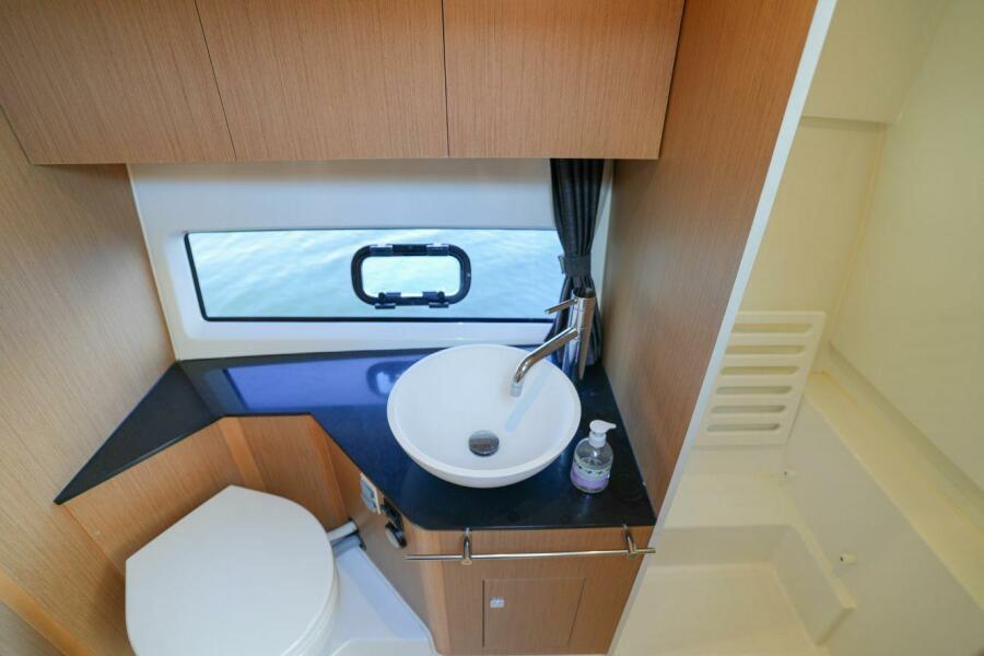 32' 2020 Beneteau Flyer 10