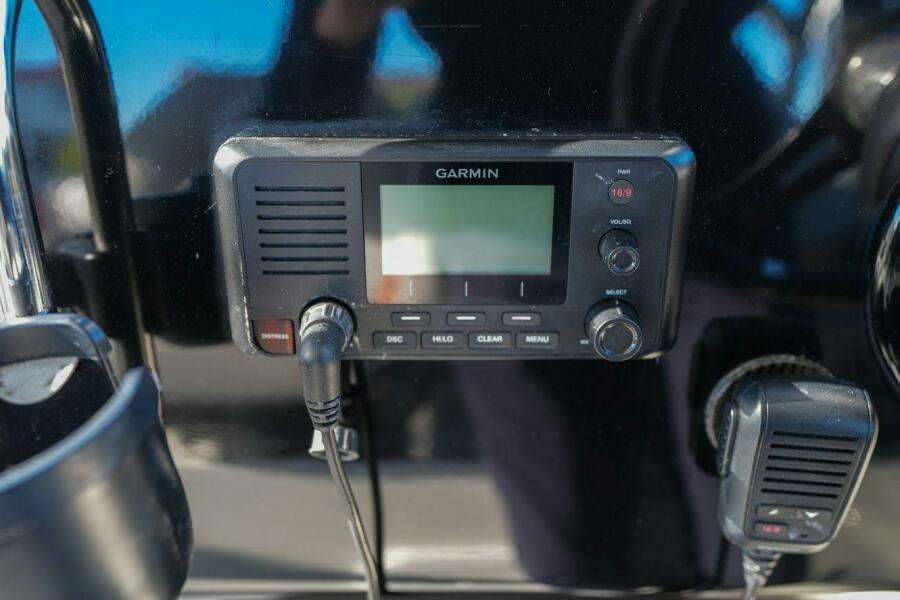 32' 2020 Beneteau Flyer 10