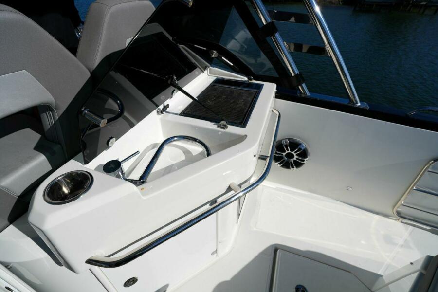 32' 2020 Beneteau Flyer 10