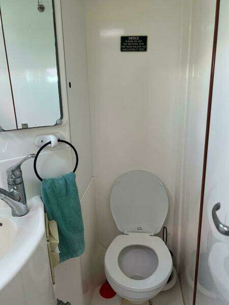 DREAMWEAVER 39ft Robertson  amp  Caine Yacht For Sale