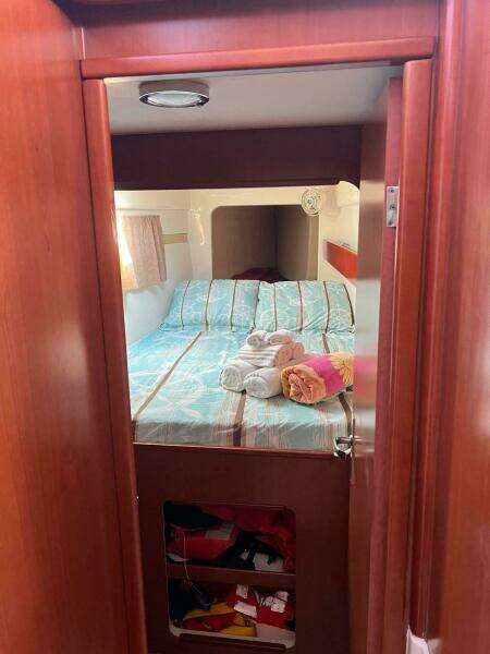 DREAMWEAVER 39ft Robertson  amp  Caine Yacht For Sale