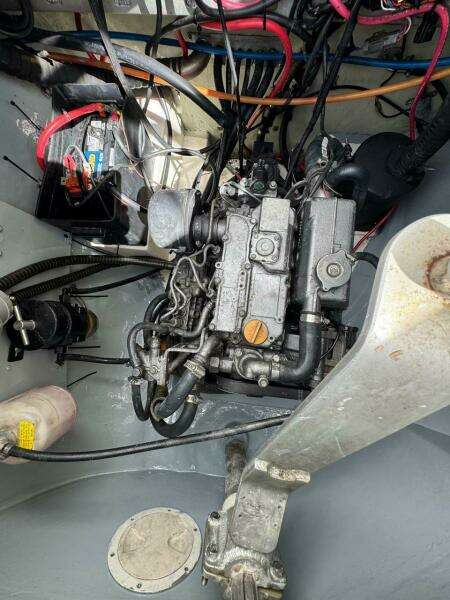 DREAMWEAVER 39ft Robertson  amp  Caine Yacht For Sale