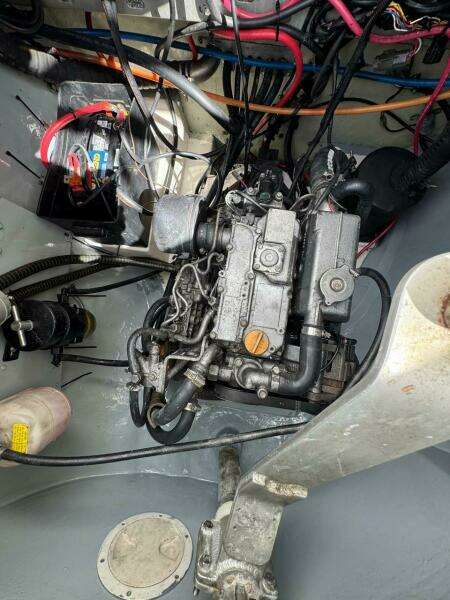 DREAMWEAVER 39ft Robertson  amp  Caine Yacht For Sale