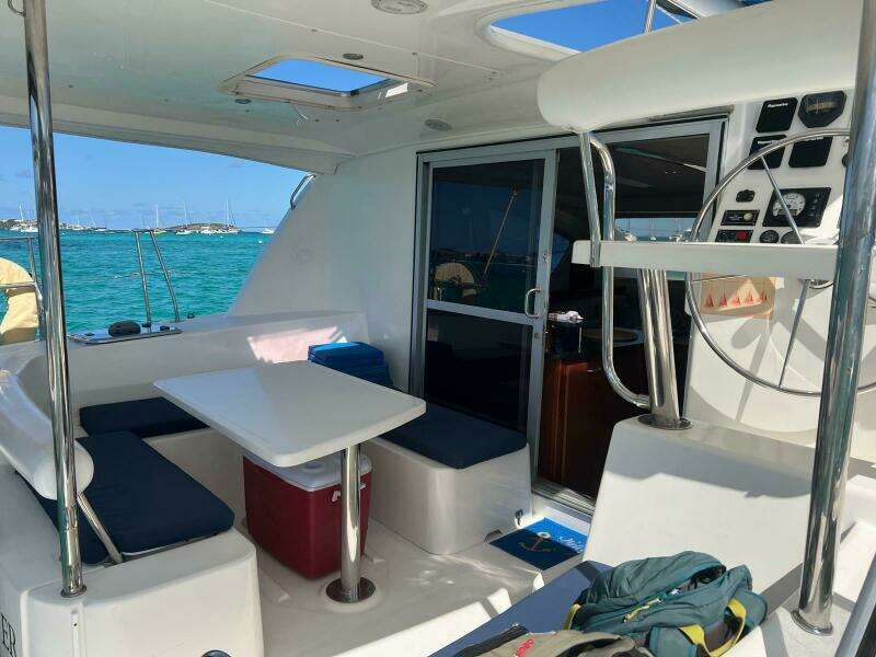 DREAMWEAVER 39ft Robertson  amp  Caine Yacht For Sale