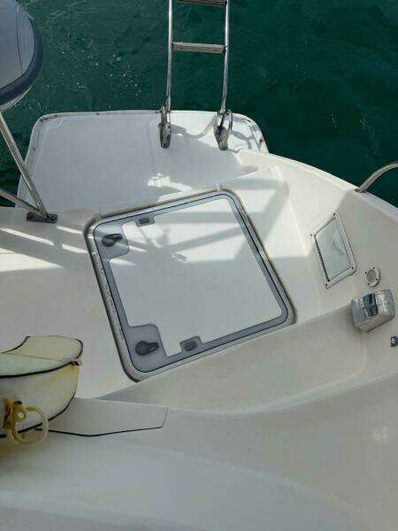 DREAMWEAVER 39ft Robertson  amp  Caine Yacht For Sale