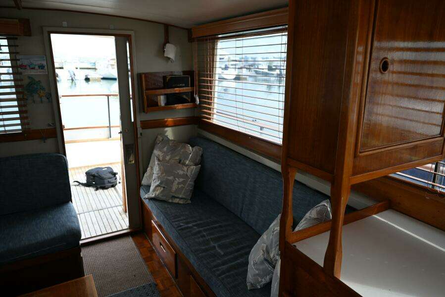 32ft Grand Banks Yacht For Sale