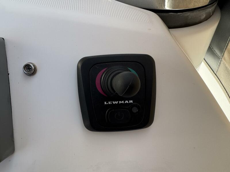 49' 2009 Beneteau 49