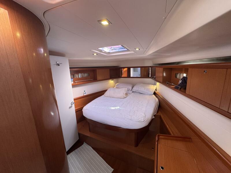49' 2009 Beneteau 49
