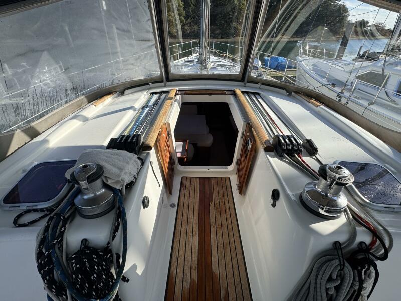 49' 2009 Beneteau 49