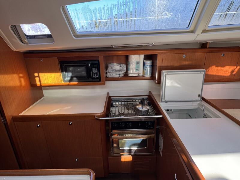 49' 2009 Beneteau 49