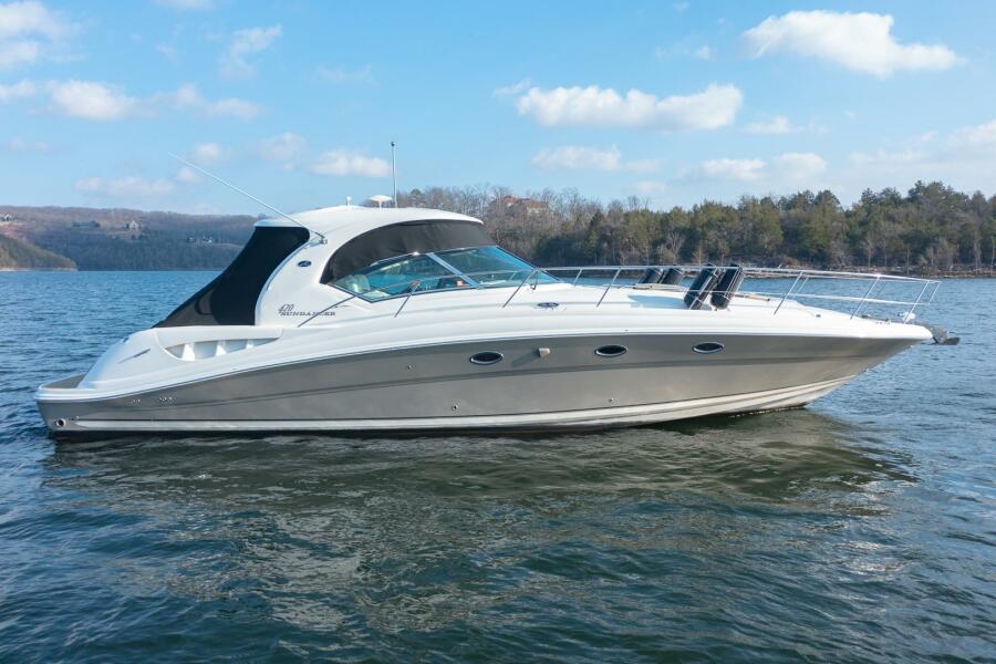 44' 2005 Sea Ray 
