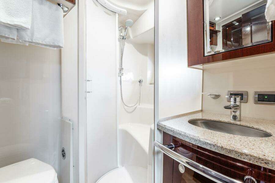 Sea Breeze 60ft Sea Ray Yacht For Sale