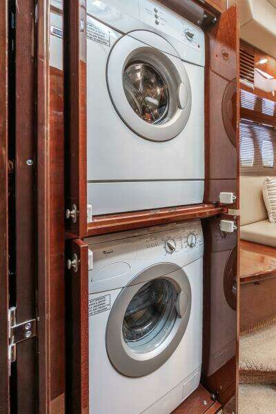 Sea Breeze 60ft Sea Ray Yacht For Sale