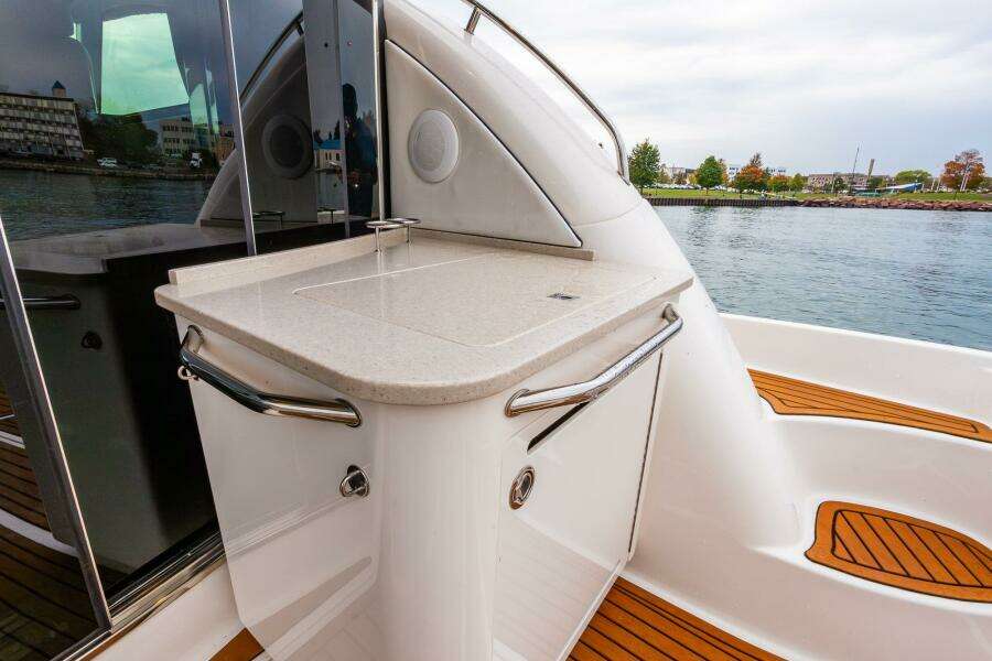 Sea Breeze 60ft Sea Ray Yacht For Sale