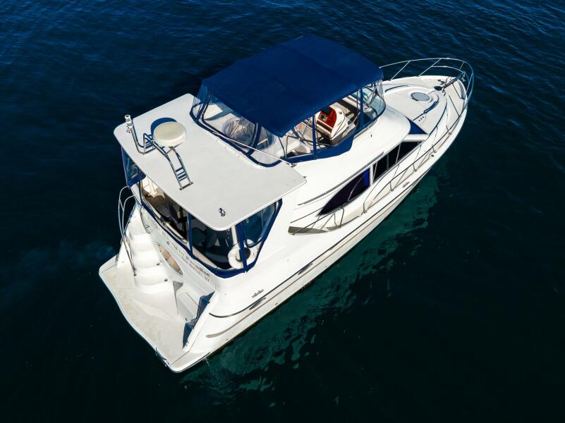 41' 1999 Maxum 4100 SCA Motor Yacht