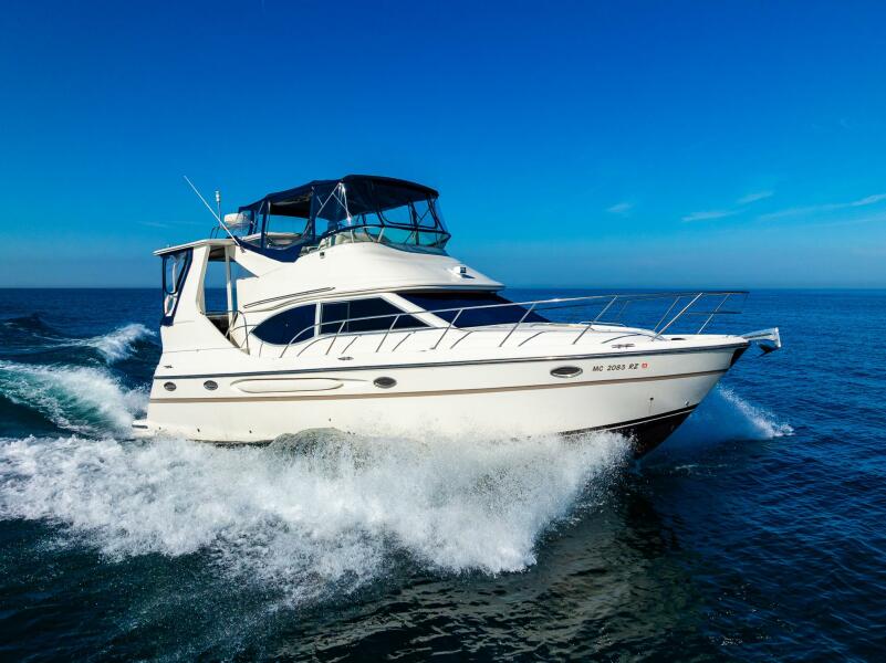 41' 1999 Maxum 4100 SCA Motor Yacht