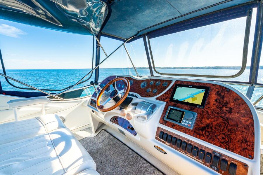 41' 1999 Maxum 4100 SCA Motor Yacht