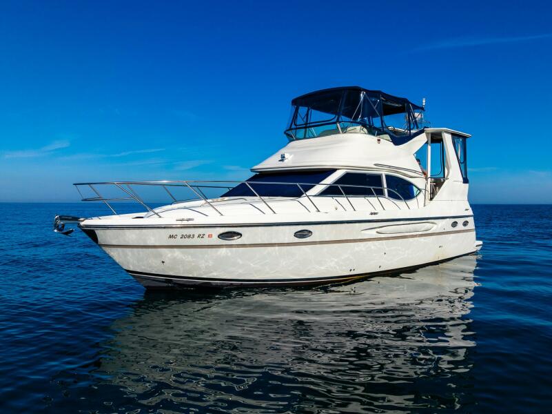 41' 1999 Maxum 4100 SCA Motor Yacht