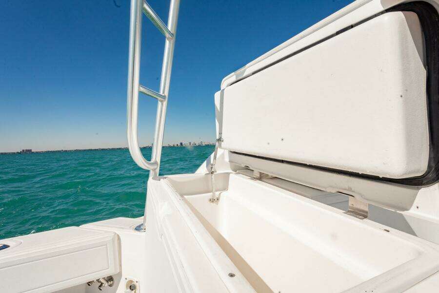 32ft Luhrs Yacht For Sale