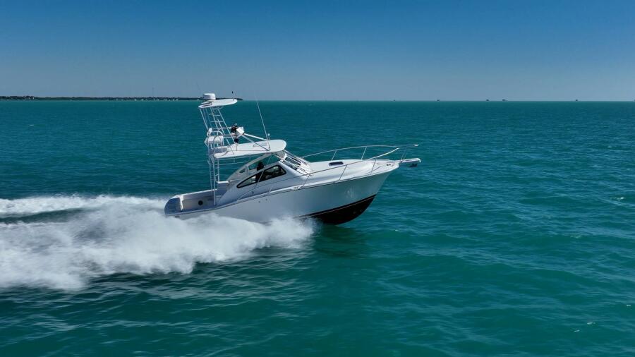 32' 2004 Luhrs 32 Open