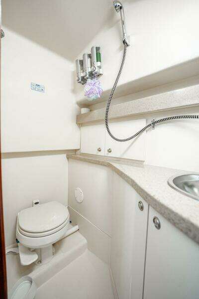 32ft Luhrs Yacht For Sale