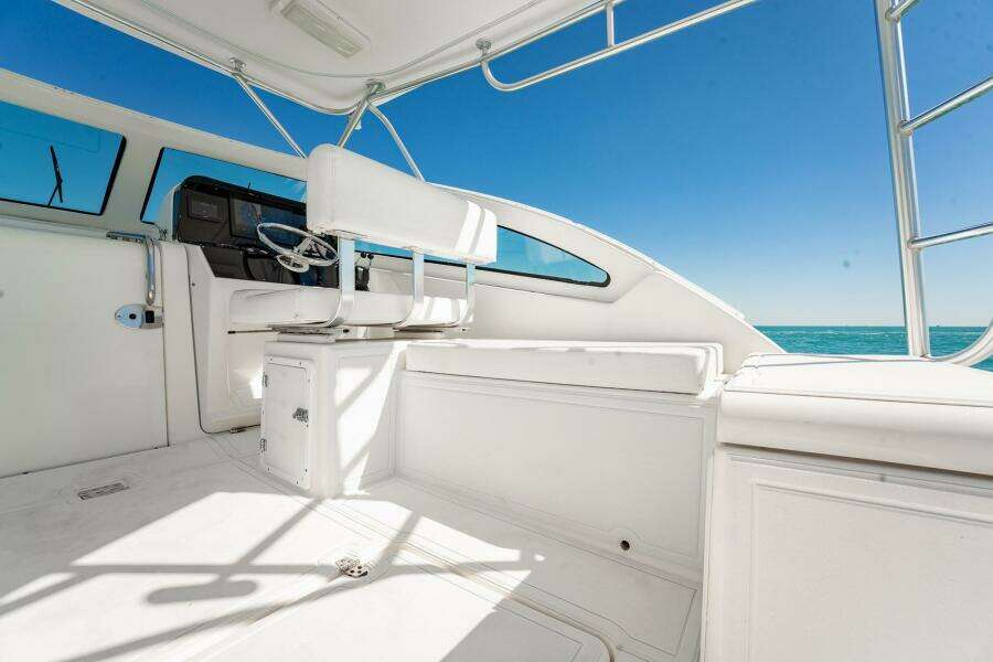32ft Luhrs Yacht For Sale