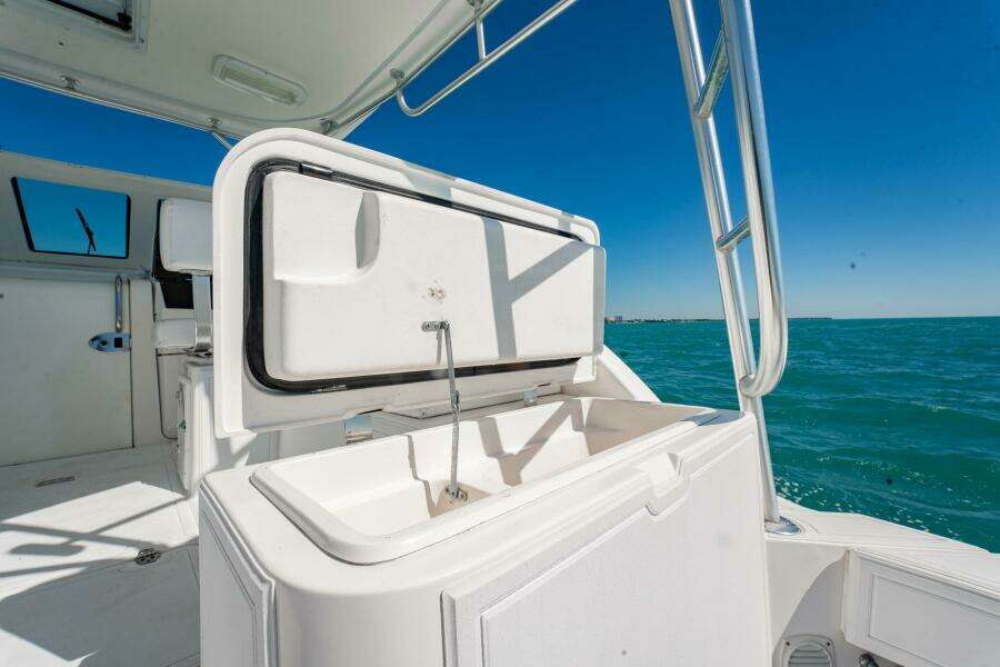 32ft Luhrs Yacht For Sale