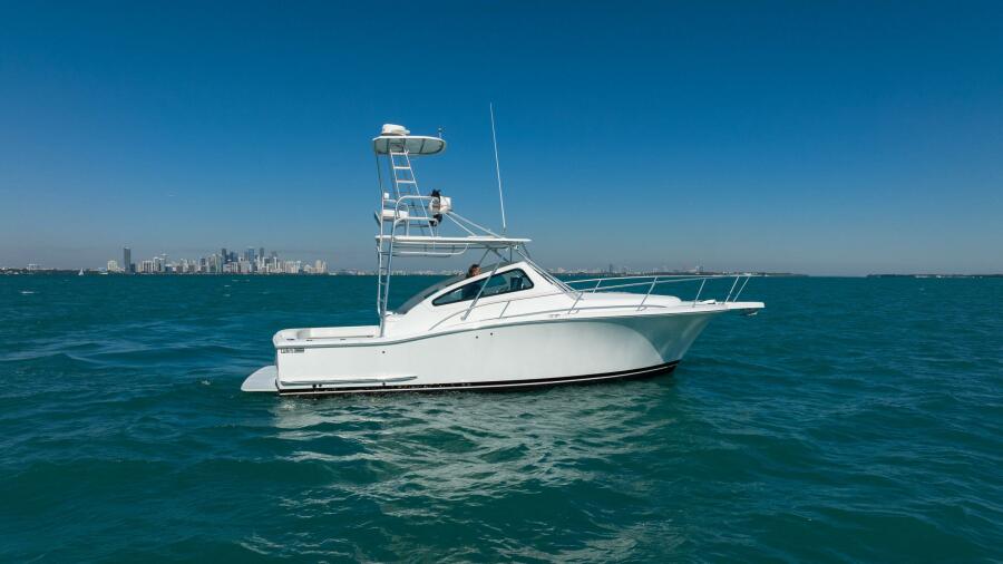 32' 2004 Luhrs 32 Open