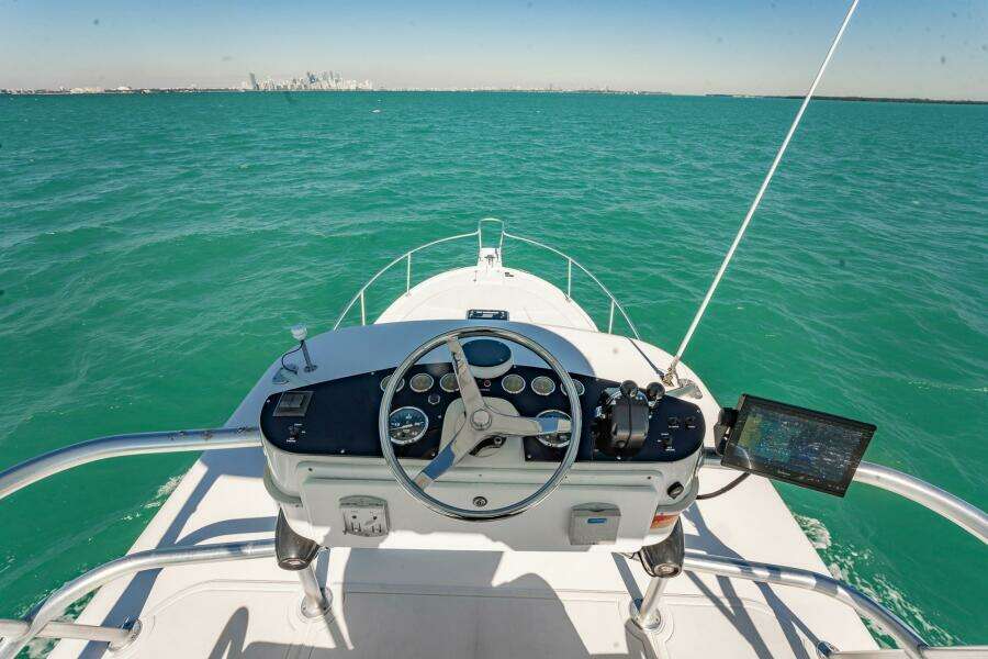 32ft Luhrs Yacht For Sale
