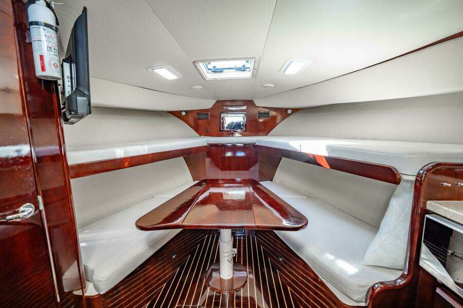 32ft Luhrs Yacht For Sale