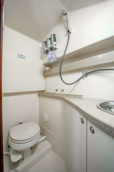 32ft Luhrs Yacht For Sale