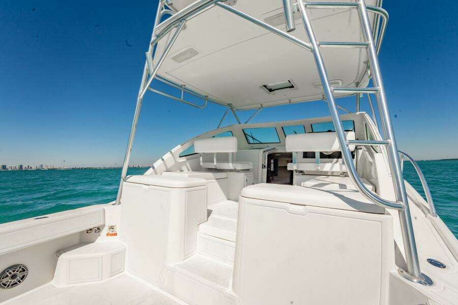 32ft Luhrs Yacht For Sale