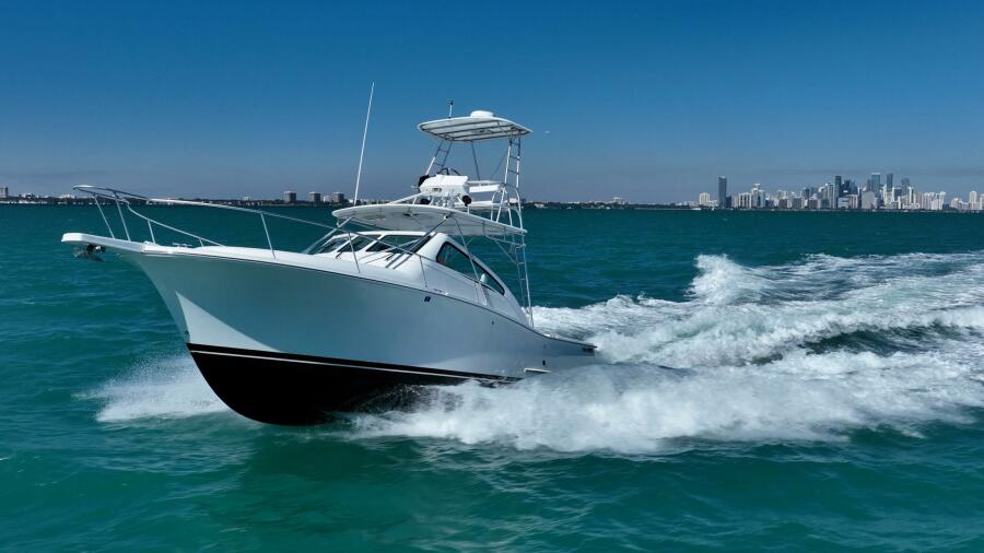 32' 2004 Luhrs 32 Open